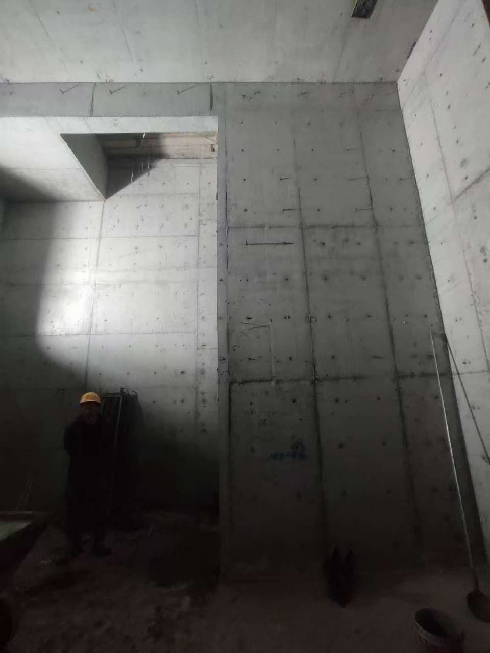 青神墙上开槽钢筋断了有影响吗